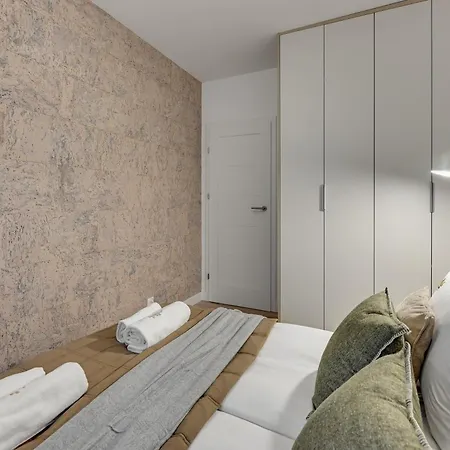 Riverfront & Parking By Downtown *