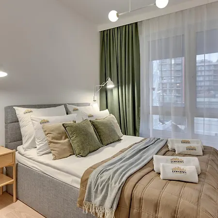 Riverfront & Parking By Downtown