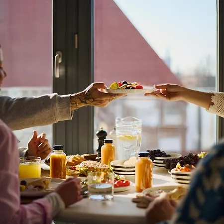 Riverfront & Parking By Downtown *