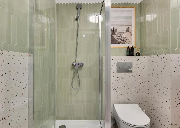 Riverfront & Parking By Downtown グダニスク