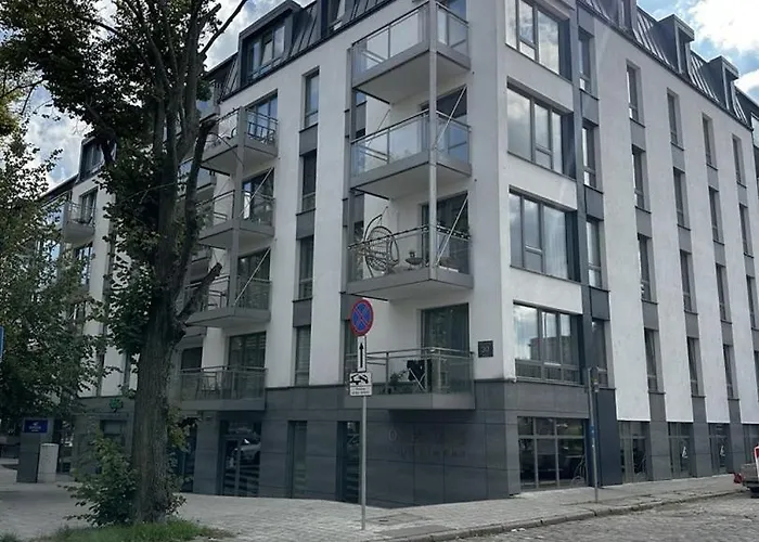 Riverfront & Parking By Downtown Gdańsk