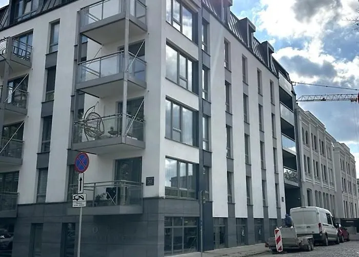 Riverfront & Parking By Downtown グダニスク