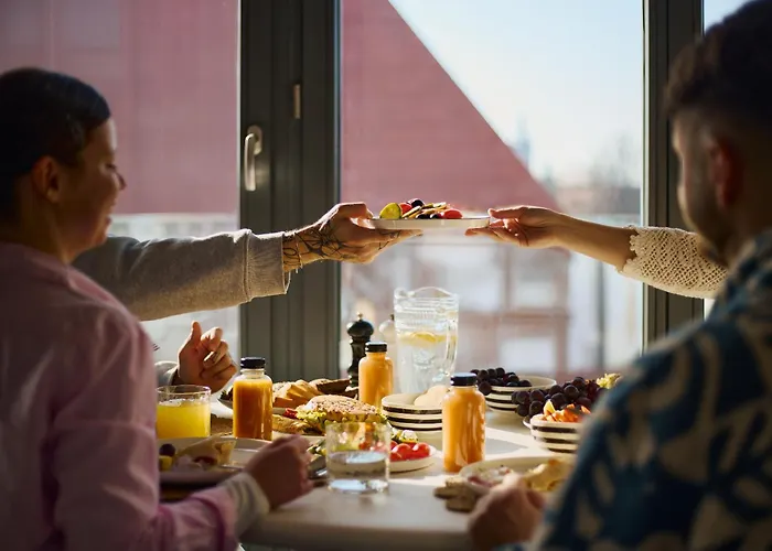 Riverfront & Parking By Downtown *